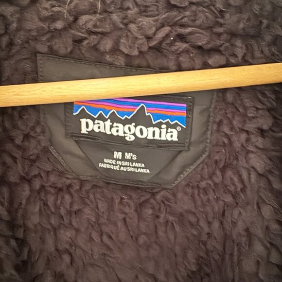 Never worn - Patagonia Men's Lined Isthmus Hoody - Ink black, black interior - Picture 2 of 7